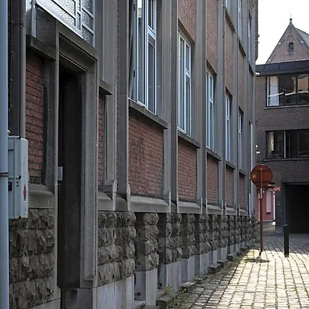 Tempelhof 3*