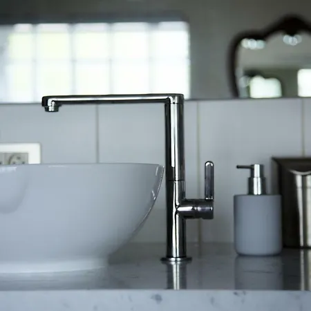 לינה וארוחת בוקר Tempelhof